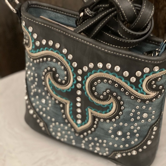 Montana West Bling Bling Collection Crossbody - Picture 2 of 6